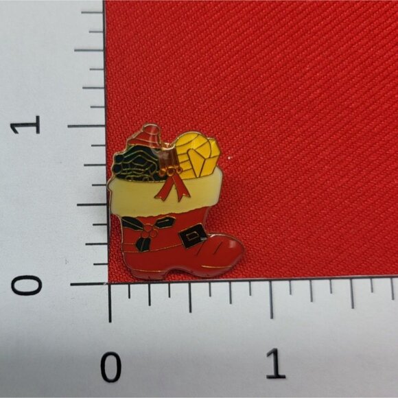 Vintage Christmas Pins Brooches Set of 5 Santa Candle Tree Stocking Snowman - Picture 8 of 10